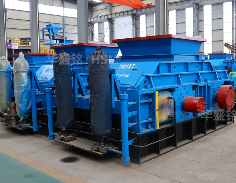 一小時100噸的花崗巖對輥制砂機多少錢？