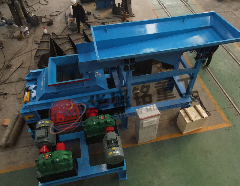 銑刨料破碎篩分設(shè)備,廢舊回收料破碎篩分機,瀝青銑刨料破碎機,柔性雙齒輥破碎機 